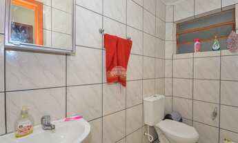 Imagem 7: Casa para venda possui 90 metros quadrados com 3 quartos em Jardim Amélia - Pinhais - PR