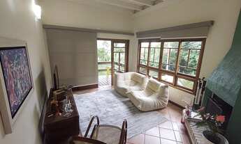 Imagem 2: Em meio a natureza, a 200m do mar do Sambaqui