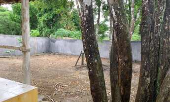 Imagem 4: Casa com amplo quintal no Village 2