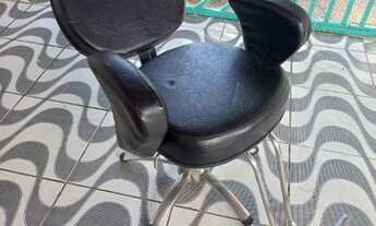 Imagem: Cadeira salão reclinável