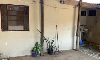 Imagem 5: URGENTE! ATENÇÃO INVESTIDOR! Lote com três casas! Esquinão 187m²! Escriturado! Confira!