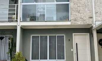 Imagem 5: Linda casa em condomínio fechado, com 3 dormitórios e suítes, com duas vagas de garagem. L