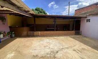 Imagem 2: Casa para venda tem 89 metros quadrados com 2 quartos em Centro - Pindamonhangaba - SP