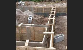 Imagem 3: Sobrados germinados na praia do Ervino