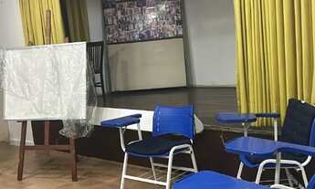 Imagem 2: Compartilhamento de sala-90 m2 com 2 banheiros na Cinelância