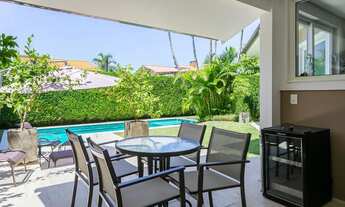 Imagem 5: Casa de Alto Padrão para Locação Anual em Jurerê Internacional - 4 Suítes a 350m da Praia