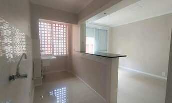 Imagem 4: Apartamento reformado de 1 dormitório em andar alto !