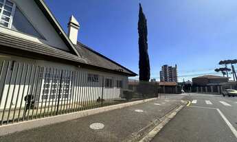 Imagem 2: Casa alto padrão à venda com 260 m² de área construída, projetada para oferecer conforto