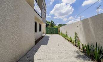 Imagem 2: Sobrado à venda em Santa Felicidade com três quartos suíte terraço e duas vagas