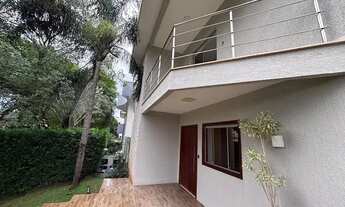 Imagem 3: Sobrado para venda possui 257 metros quadrados com 4 quartos