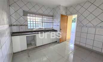 Imagem 7: Sobrado ao lado colégio WR JR. Parque Amazonia