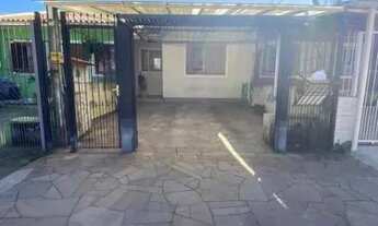 Imagem 2: Casa em Porto Alegre, no bairro Hípica, com 2 dormitório(s), e 2 banheiros, à ve