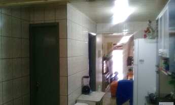 Imagem 3: Casa para Venda em São José dos Pinhais, Quississana, 2 dormitórios, 1 banheiro, 2 vagas