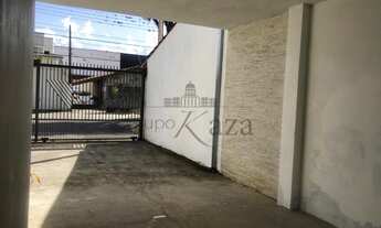 Imagem 2: Sobrado para venda com 230 metros quadrados com 5 quartos