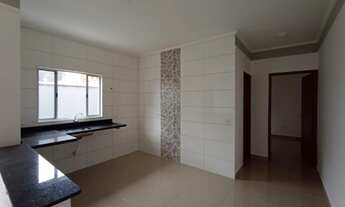 Imagem 7: Casa com piscina e churrasqueira