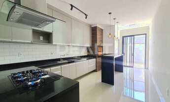 Imagem: Casa de condomínio com 3 quartos, cozinha