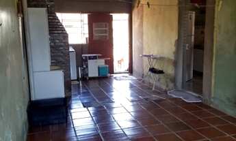 Imagem 4: Casa Ampla com terreno grande que pode por piscina ou construir nos fundos