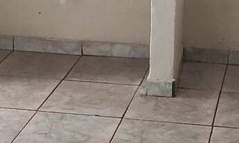 Imagem 3: Valor incluso água) Casa em colônia no bairro São José em Ituiutaba