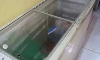 Imagem 3: Freezer semi nova