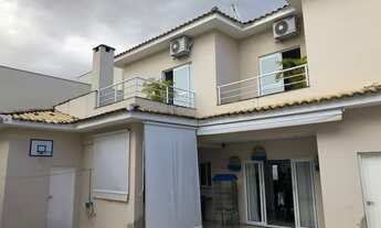 Imagem 3: Casa de condomínio para venda possui 261 metros quadrados com 4 quartos