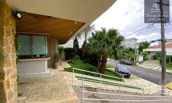 Imagem 5: Casa de condomínio para venda possui 458 metros quadrados com 4 quartos