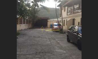 Imagem 4: Oportunidade casa em Condomínio mobiliada no Bairro Peró Aluguel Fixo