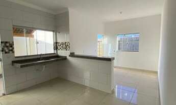 Imagem 2: Casa para venda com 82 metros quadrados com 2 quartos!