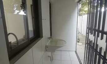 Imagem 5: Casa em privê em pau amarelo