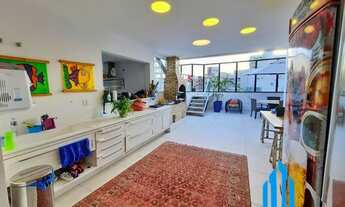 Imagem 5: Duplex com 6 suítes mais lazer privativo, com 4 vagas, vista privilegiada para o mar da Pr