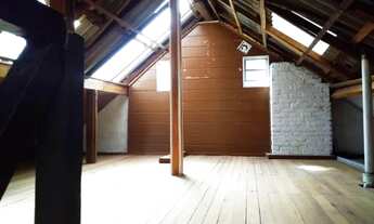 Imagem: Oportunidade.. 2 Dorm com Sacada e Sótão