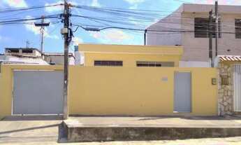 Imagem: Casa grande, lajeada, recém reformada