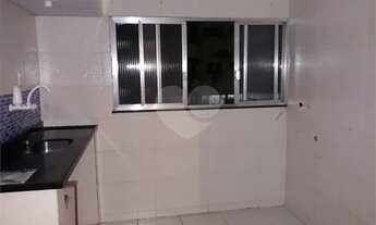 Imagem 4: Apartamento reformado com dois quartos. [VP