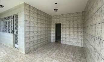 Imagem 2: Casa para aluguel com 150 metros quadrados com 3 quartos sendo um suíte e 3 vagas de garag