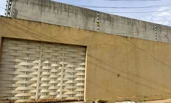 Imagem 4: Vendo casa com piscina