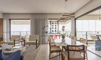 Imagem 4: Apartamento - 217 m² - 2 suítes (suíte Master com 2 closets e 2 banheiros) - 4 vagas - Ven