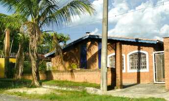 Imagem: Casa de alto padrão com 3 suítes e área