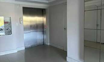 Imagem 4: Apartamento mobiliado com 2 dormitórios sendo 1 suíte e 1 vaga de garagem em Perequê -Port