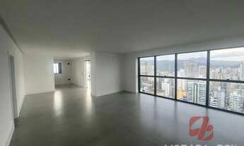 Imagem 2: Sacada com vista para o Mar na Meia Praia