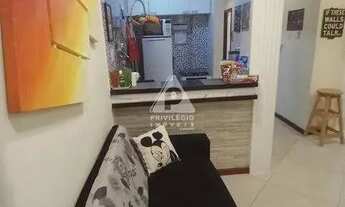 Imagem 5: Apartamento Reformado de 3 quartos, 2 banheiros, 95 m², arejado e silencioso