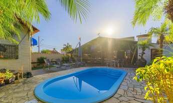 Imagem 3: Casa de praia com 03 Quartos, amplo terreno com piscina e churrasqueira, Guaratuba