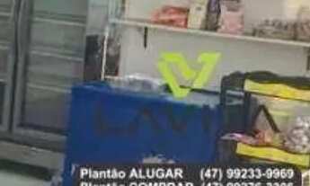 Imagem 7: Loja Fifo Equipada e com Clientela Formada em corredor de serviço no Bairro da Velha em Bl