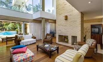 Imagem: Sobrado à venda com 4 suítes no Village