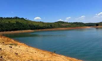 Imagem 3: Pé na Água em Jacareí: Ideal para Lazer ou Investimento