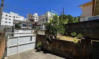 Imagem 2: Casa à Venda no Bairro Ipiranga São José/SC- SOZINHA NO TERRENO