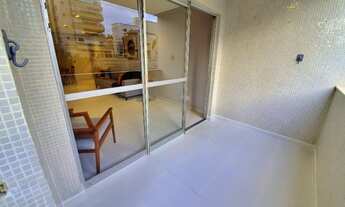 Imagem 4: Exclusivo! Amplo apto, totalmente reformado, sacada de frente. Apenas 250m do mar!