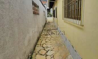 Imagem 2: Casa - Bosque dos Eucaliptos - 4 Dormitórios - 393m² - Aceita Permuta