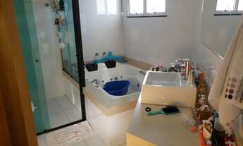 Imagem 5: Casa de condomínio sobrado para venda possui 379 metros quadrados com 4 quartos