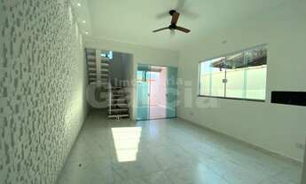 Imagem 2: Sobrado com piscina e 2 dormitórios sendo 1 suíte