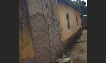 Imagem 3: Casa com um lote bem grande área plana