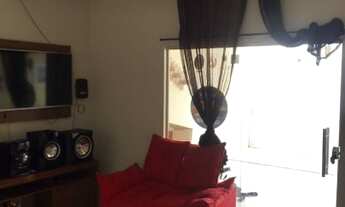 Imagem 3: Casa com quatro apartamento a venda